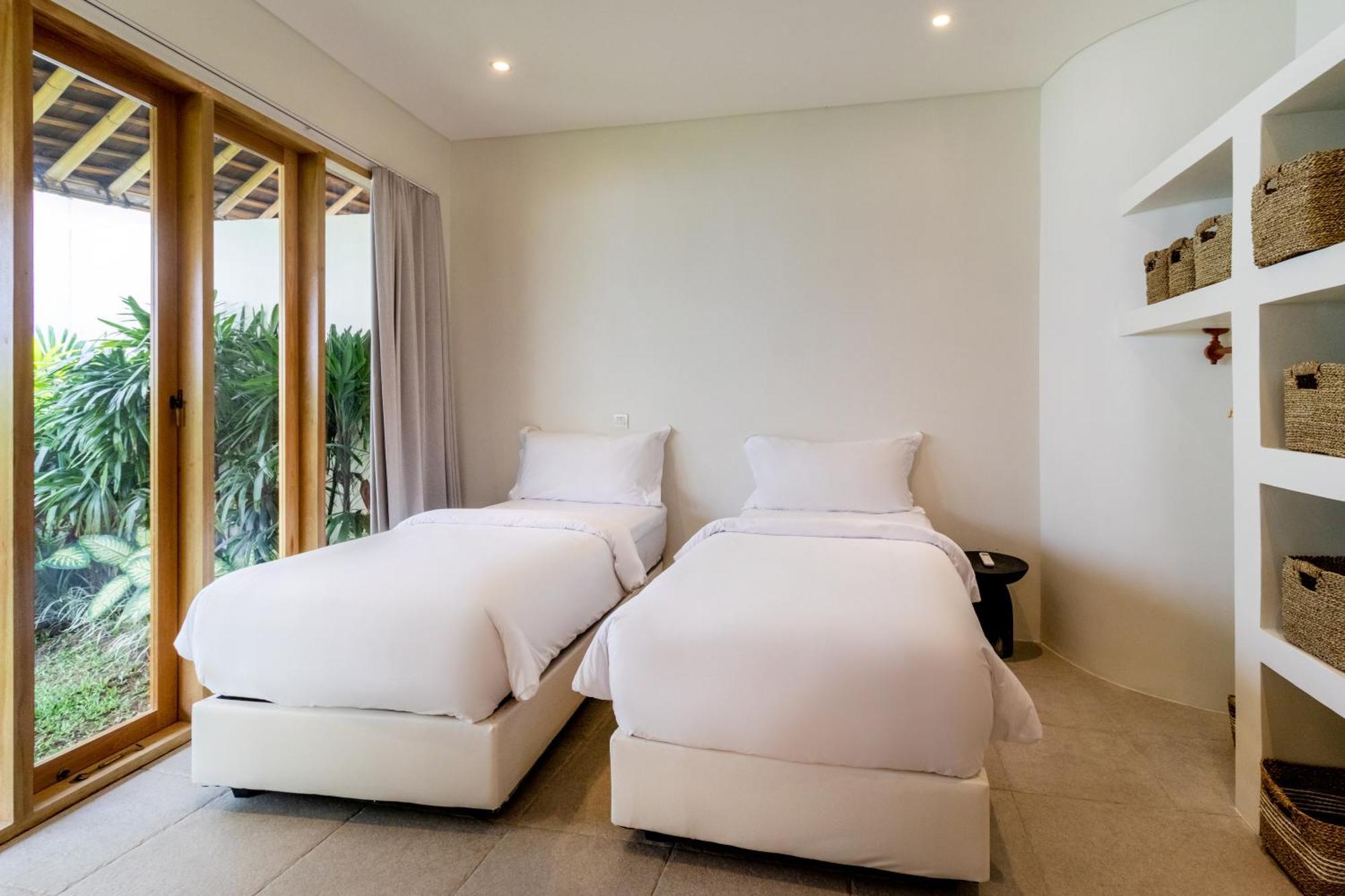 Umani Village Villa *
